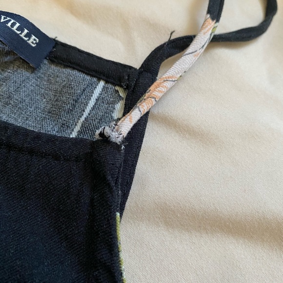 Brandy Melville Floral Tank - Picture 3 of 4